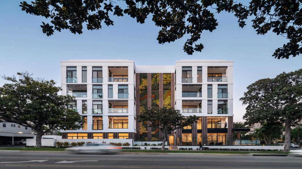 425 N. Palm Dr.